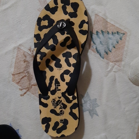 COACH Flipp Flops - Picture 3 of 4